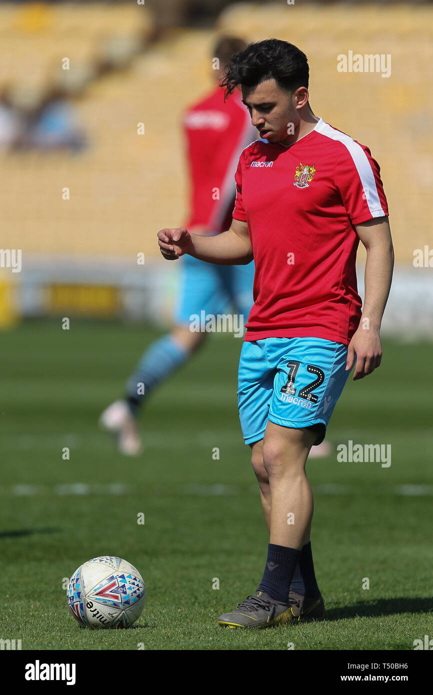 Burslem, Stoke-on-Trent, Royaume-Uni. Apr 19, 2019. Au poste de président de Stevenage Ilias (12) au cours de l'EFL Sky Bet League match 2 entre le port Vale et Vale Park à Stevenage, Burslem, Angleterre le 19 avril 2019. Photo par Jurek Biegus. Usage éditorial uniquement, licence requise pour un usage commercial. Aucune utilisation de pari, de jeux ou d'un seul club/ligue/dvd publications. Credit : UK Sports Photos Ltd/Alamy Live News Banque D'Images