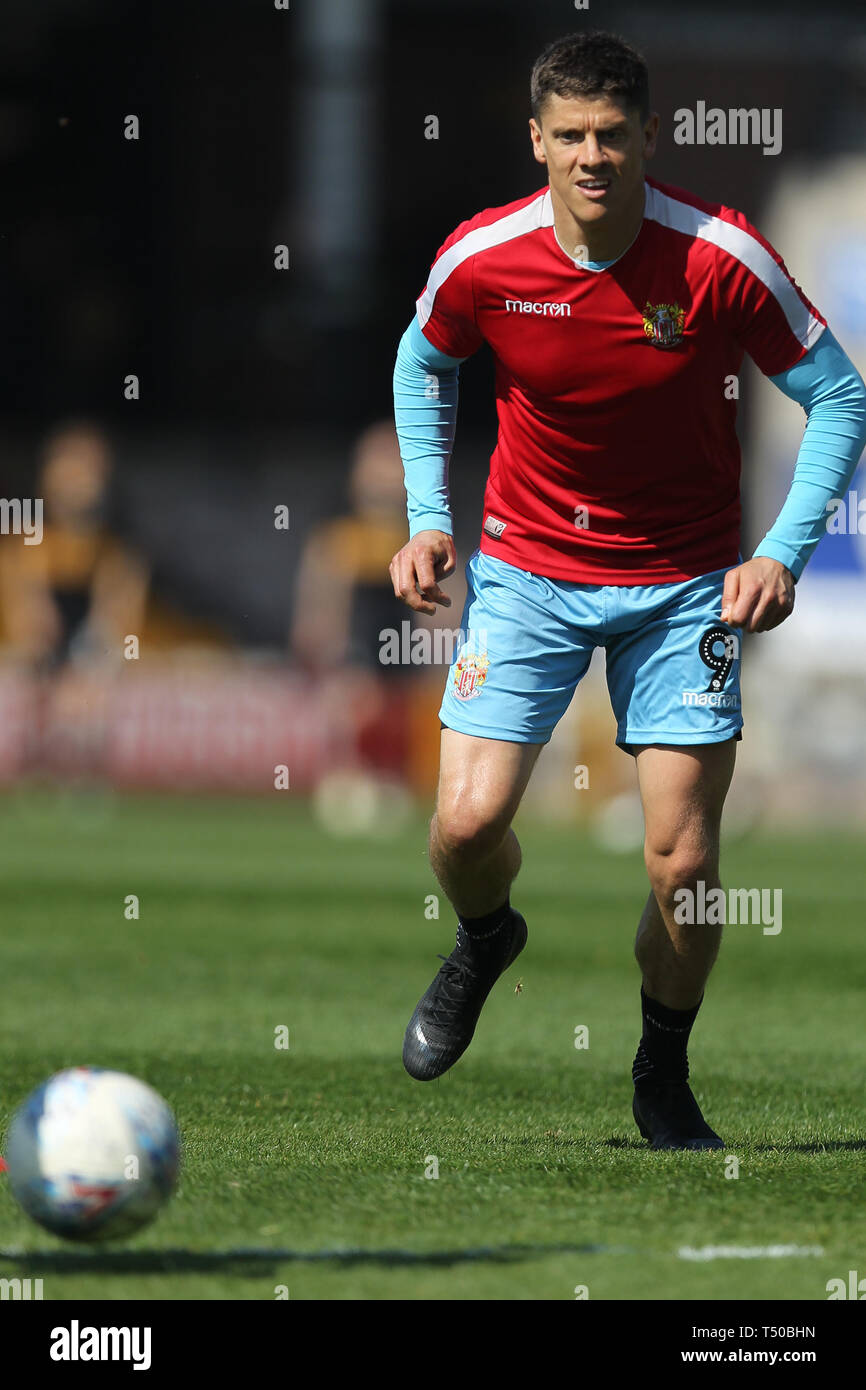 Burslem, Stoke-on-Trent, Royaume-Uni. Apr 19, 2019. Avant de Stevenage Alex Revell (9) au cours de l'EFL Sky Bet match de Ligue 2 entre le port Vale et Vale Park à Stevenage, Burslem, Angleterre le 19 avril 2019. Photo par Jurek Biegus. Usage éditorial uniquement, licence requise pour un usage commercial. Aucune utilisation de pari, de jeux ou d'un seul club/ligue/dvd publications. Credit : UK Sports Photos Ltd/Alamy Live News Banque D'Images