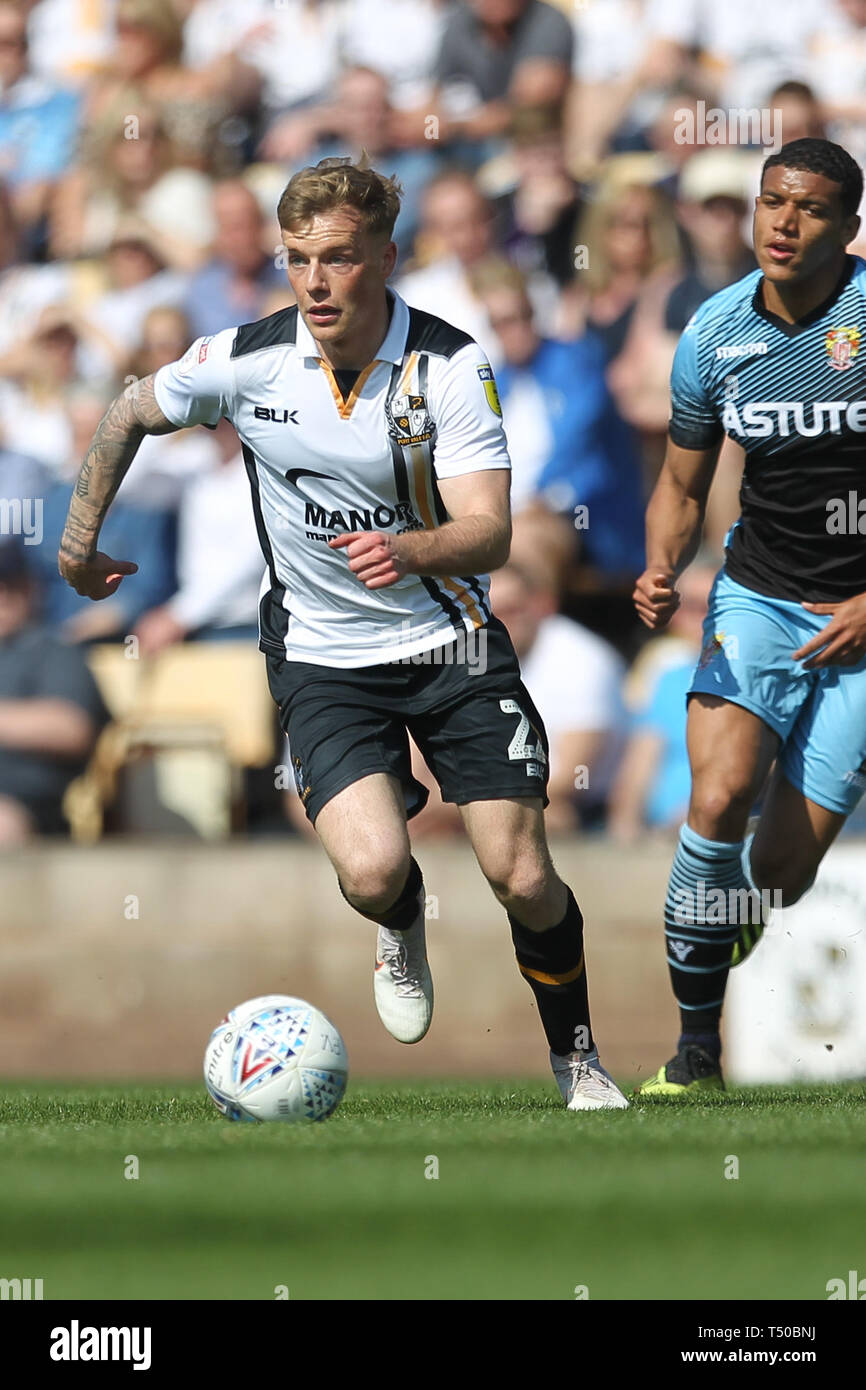 Burslem, Stoke-on-Trent, Royaume-Uni. Apr 19, 2019. Port Vale terrain Tom Conlon (22) au cours de l'EFL Sky Bet match de Ligue 2 entre le port Vale et Vale Park à Stevenage, Burslem, Angleterre le 19 avril 2019. Photo par Jurek Biegus. Usage éditorial uniquement, licence requise pour un usage commercial. Aucune utilisation de pari, de jeux ou d'un seul club/ligue/dvd publications. Credit : UK Sports Photos Ltd/Alamy Live News Banque D'Images