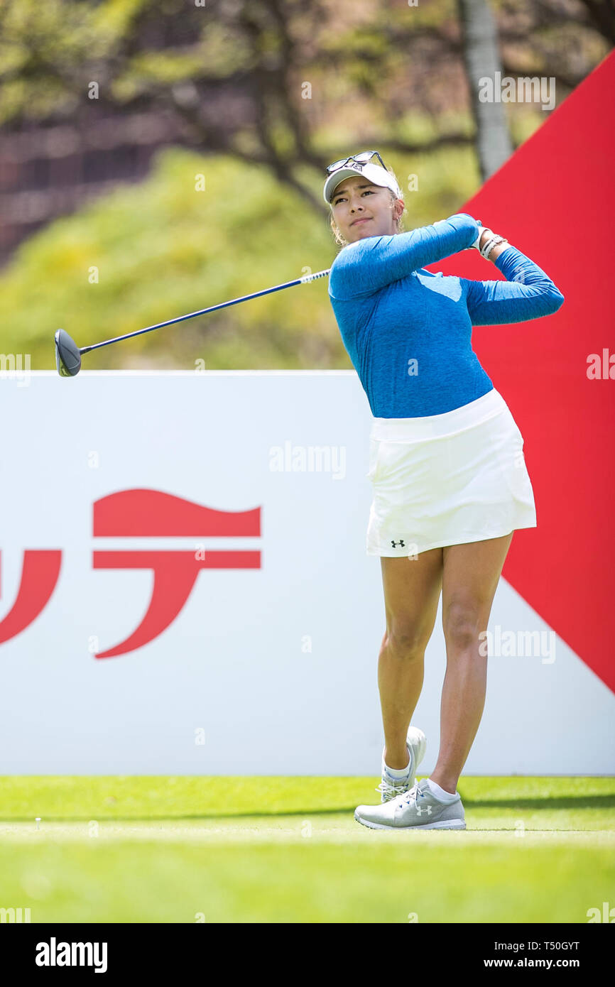 18 avril 2019 - Alison Lee hits son coup de départ sur le 1er trou au cours de la deuxième série de la Lotte Championship présenté par Hershey à Ko Olina Golf Club à Kapolei, HI Banque D'Images