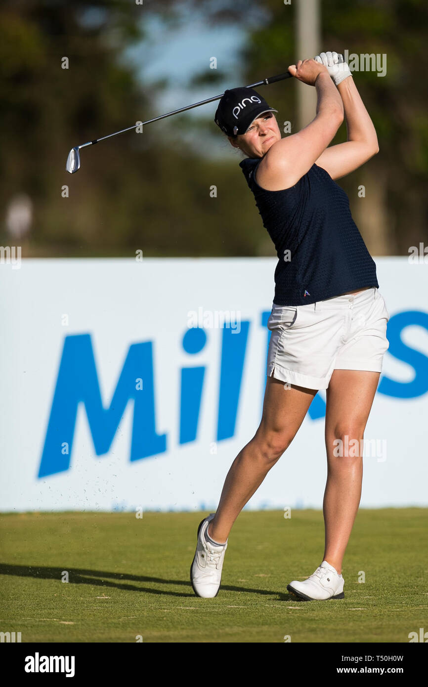 18 avril 2019 - Ally McDonald hits son coup de départ sur le 8e trou lors du deuxième tour des Championnats Lotte présenté par Hershey à Ko Olina Golf Club à Kapolei, HI Banque D'Images