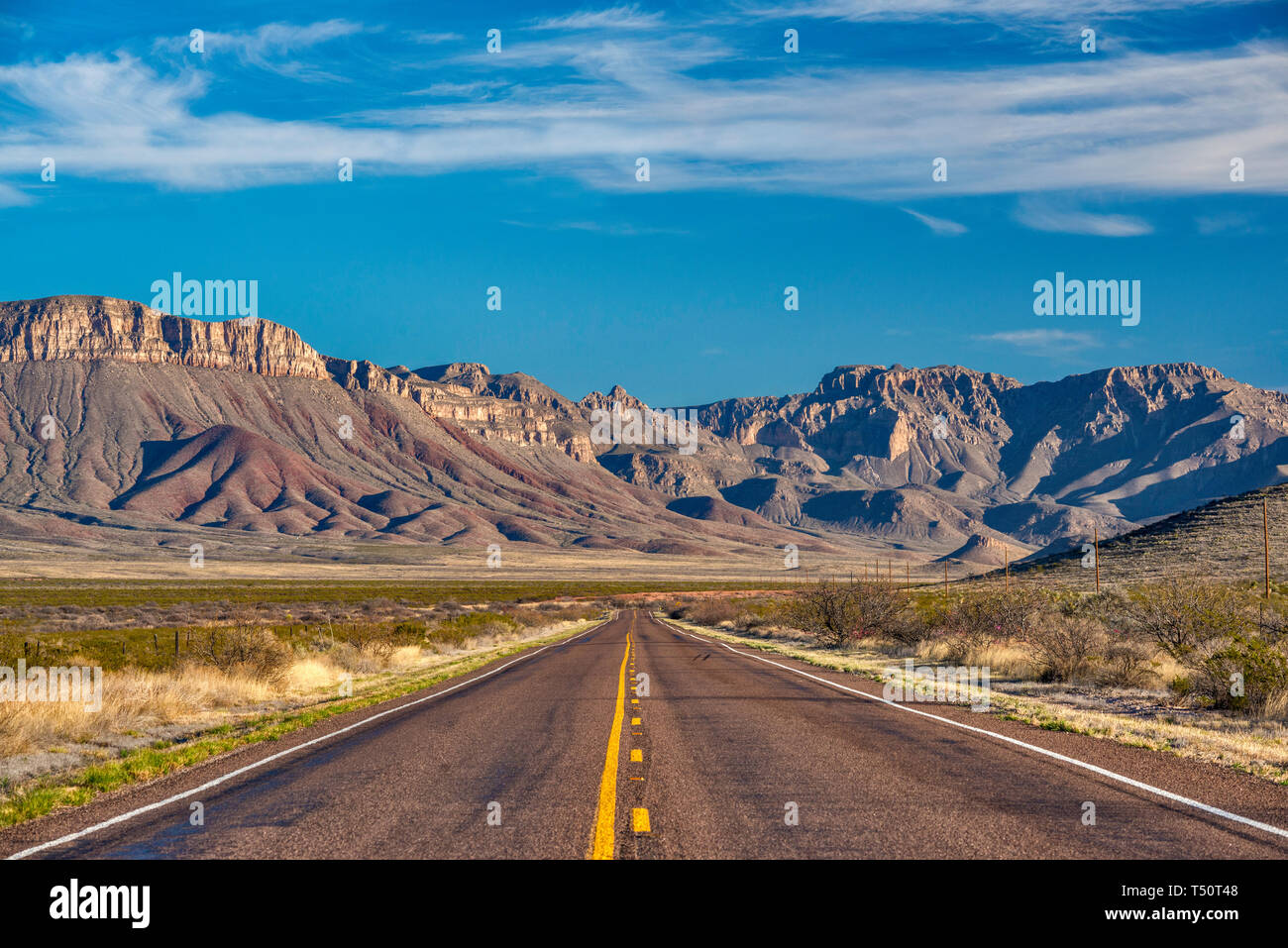 Sierra Montagnes Diablo, State Highway 54, chemin de montagne du Texas, au nord de Van Horn, Texas, États-Unis Banque D'Images