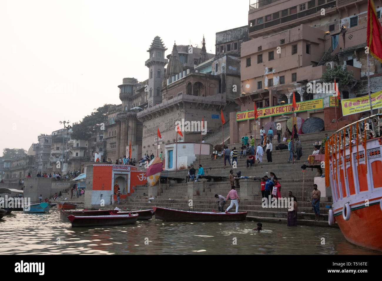L'Inde, Uttar Pradesh, Varanasi, fleuve Gange Ghats et historique Banque D'Images