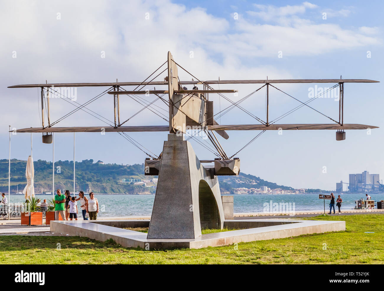 Un monument de deux prospectus, Gago Coutinho et Sacadura Cabral qui fllew dans leur avion de Lisbonne à Rio de Janeiro en 1922. Belém, le remblai o Banque D'Images