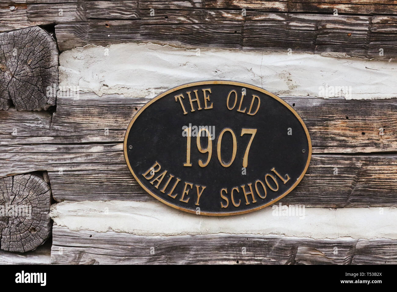 L'ancienne maison d'école Baily repère historique. 1907-1941. Une école en bois rond construite en 1907. Il fait maintenant partie de Sturgeon Point State Park. Harris Banque D'Images