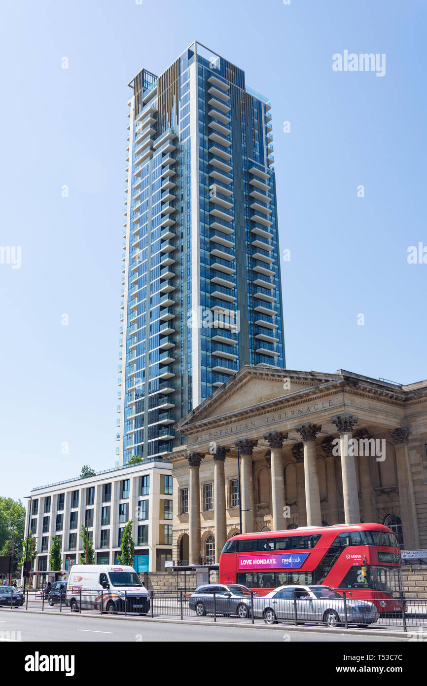 Le Tabernacle et l'un l'éléphant tour d'habitation, l'éléphant et château, Arrondissement de Southwark, Londres, Angleterre, Royaume-Uni Banque D'Images