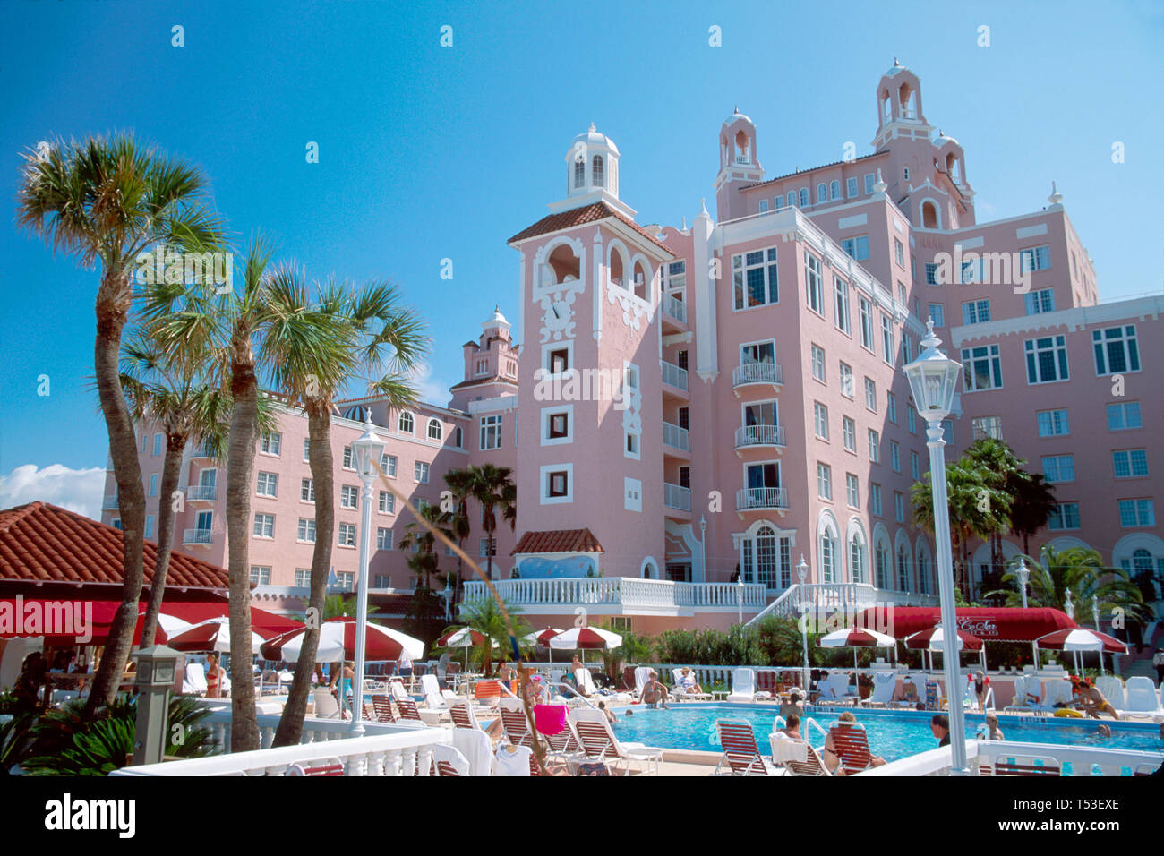 Florida Gulf Coast long Key Pass A grille plages de plage, sable, surf, Don Cesar plages de plage, sable, surf, Resort, hébergement, vacances, et Spa, construit 1928 mauresque Banque D'Images