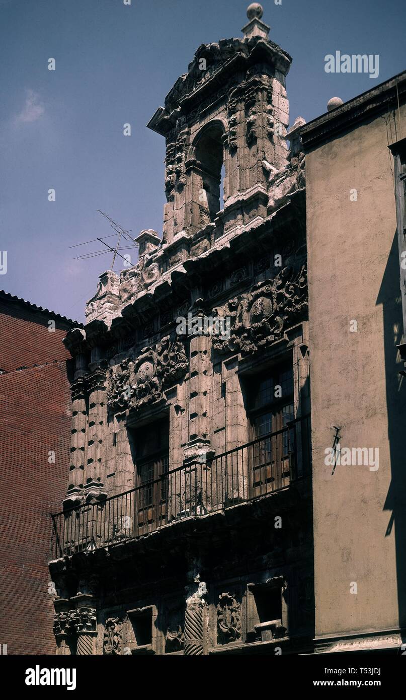 FACHADA - 1488/1496 - ANTIGUO COLEGIO DE SAN GREGORIO - GOTICO. FLAMIGERO Auteur : GIL DE SILOÉ. Emplacement : Museo Nacional de Escultura-EDIFICIO. L'ESPAGNE. Banque D'Images