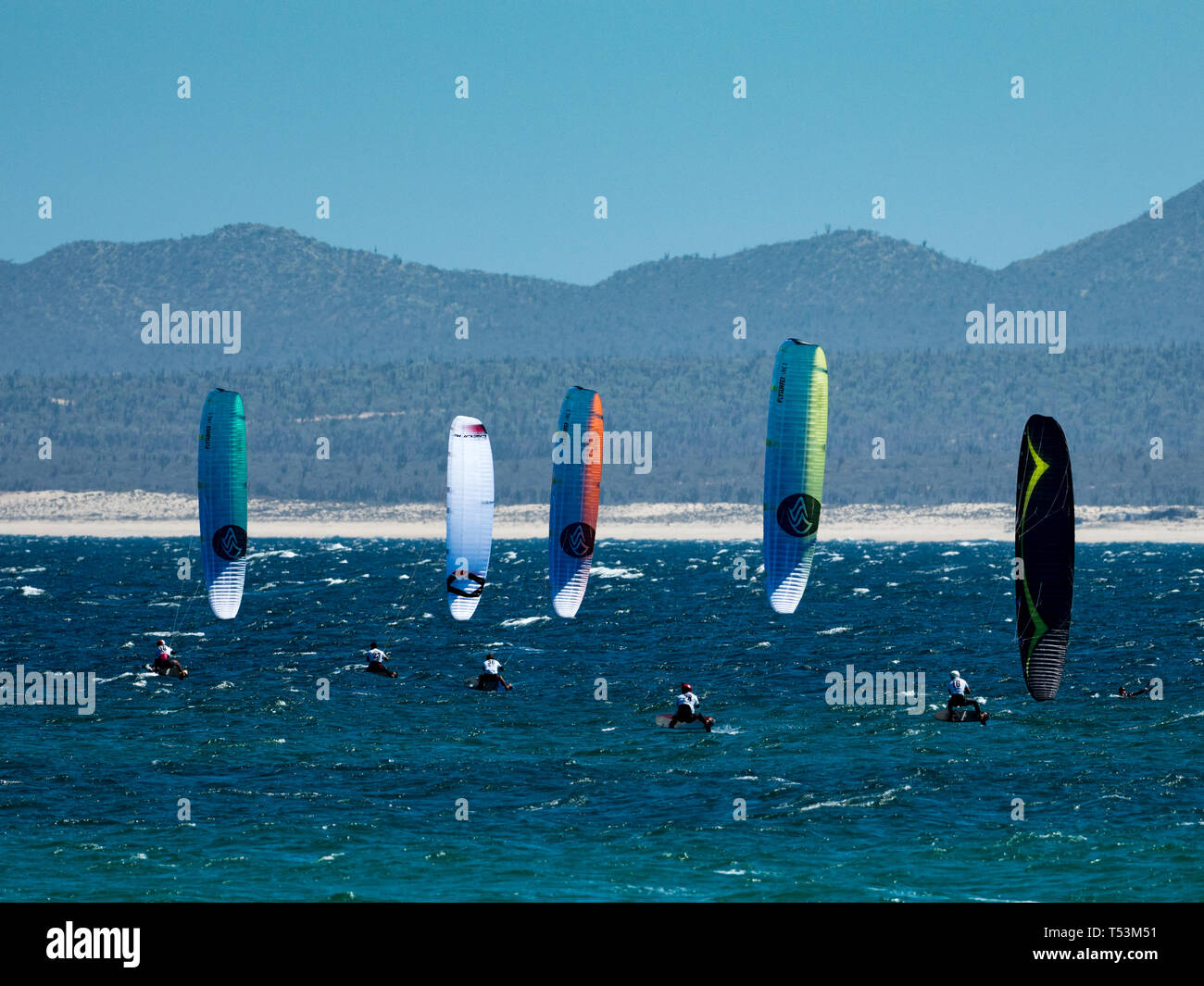 Kite foil racers dans la Ventana, Baja California Sur, Mexique Banque D'Images