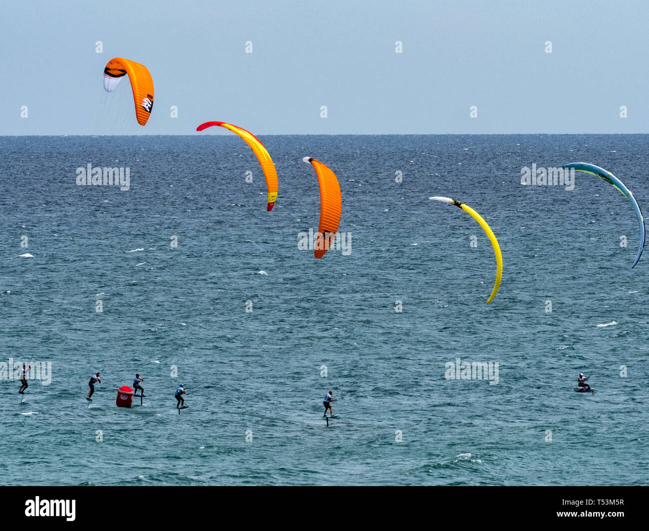 Kite foil racers dans la Ventana, Baja California Sur, Mexique Banque D'Images