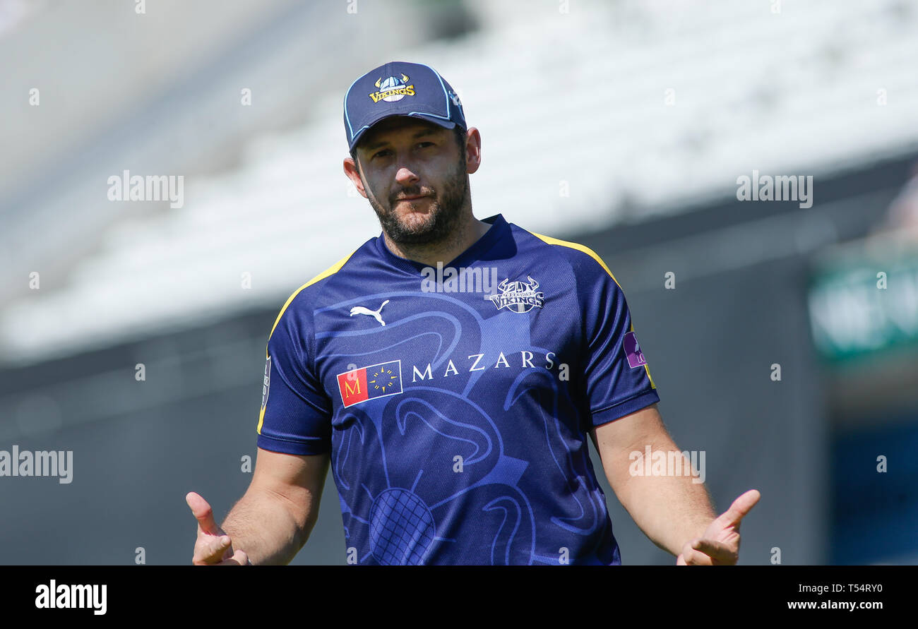 Leeds, West Yorkshire, Royaume-Uni. 21 avr 2019. Yorkshire Vikings Tim Bresnan lors du Royal London One Day Cup Match Yorkshire vs Viking Lancashire Lightning au Emerald du stade Headingley, Leeds, West Yorkshire. Credit : Touchlinepics/Alamy Live News Banque D'Images