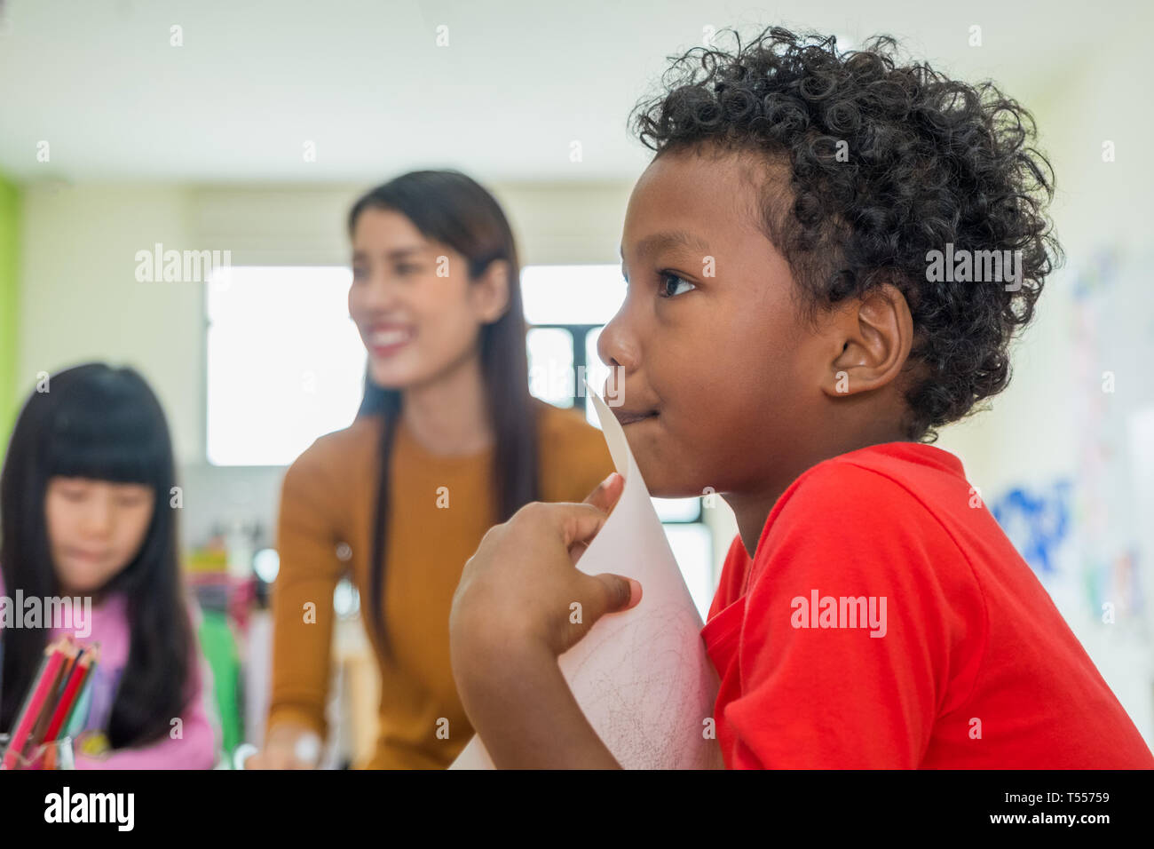 Enfant Metisse Asiatique Banque D Image Et Photos Alamy
