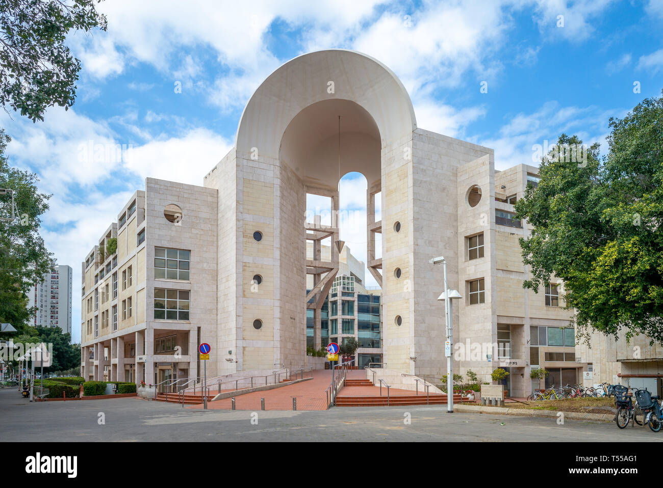 Tel Aviv, Israël - 7 mars, 2019 : Tel Aviv Performing Arts Centre, ou ou le Golda Centre for Performing Arts, conçu par l'architecte israélien Yaakov Re Banque D'Images