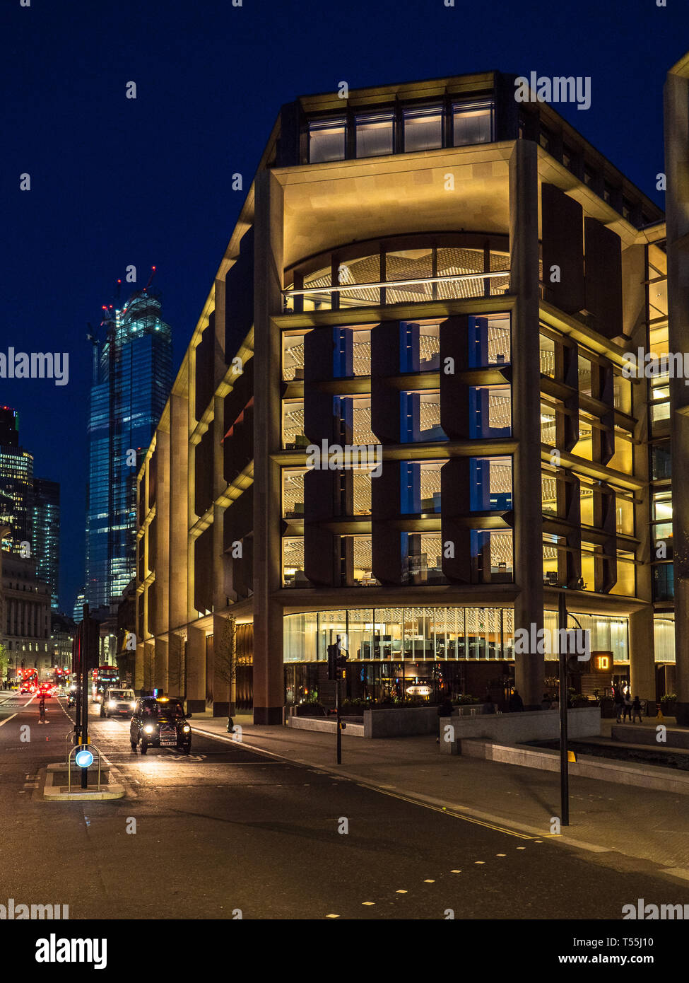 Bloomberg Building London la nuit - European HQ de BLOOMBERG L.P. Ouvert 2017 Foster and Partners Architects Banque D'Images