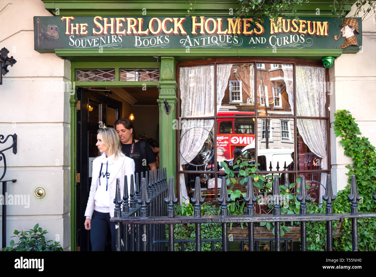 Entrée du Musée Sherlock Holmes, 221b Baker Street, Marylebone, City of westminster, Greater London, Angleterre, Royaume-Uni Banque D'Images