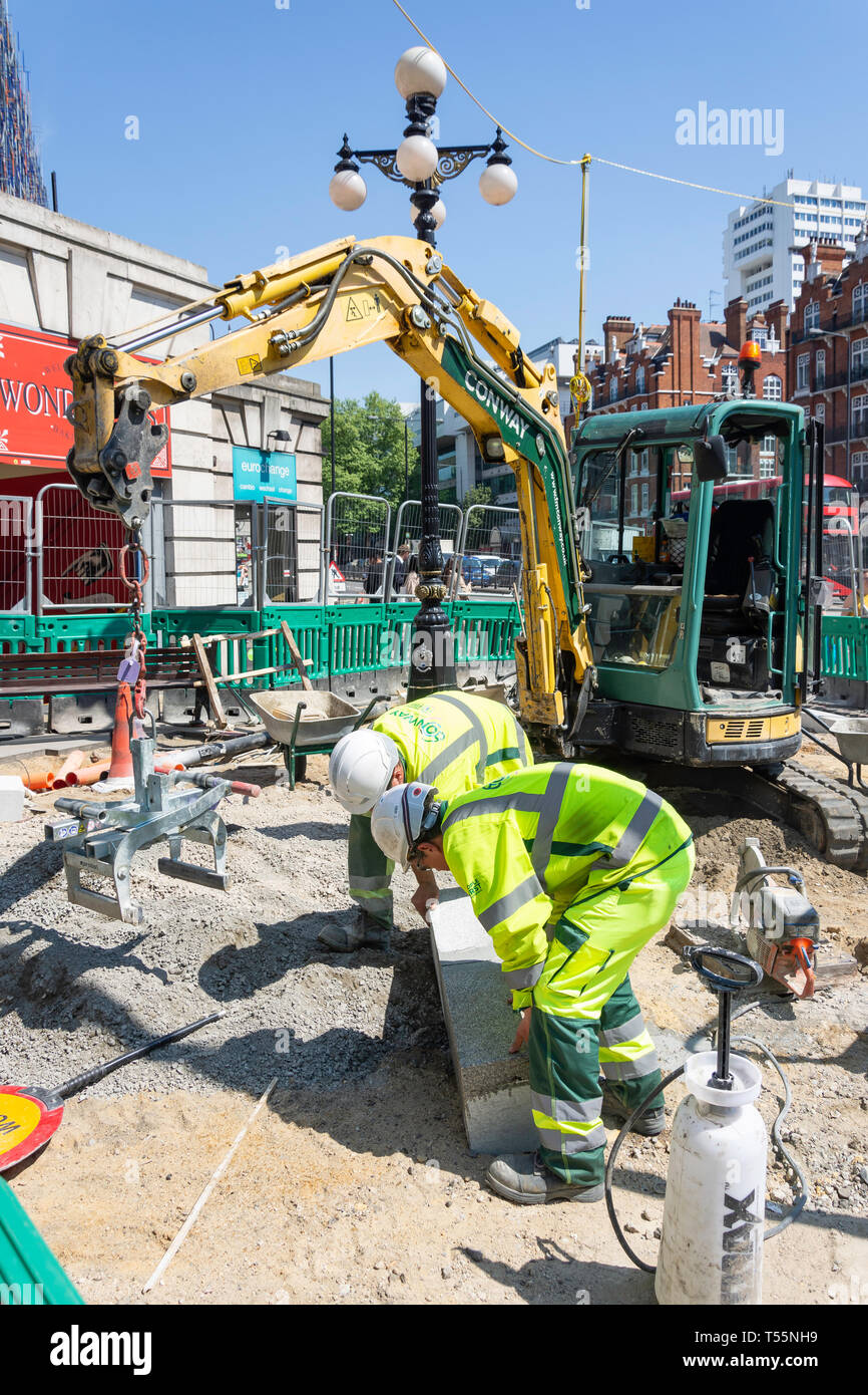 Les réparations de la chaussée de la rue, Marylebone Road, Marylebone, City of westminster, Greater London, Angleterre, Royaume-Uni Banque D'Images