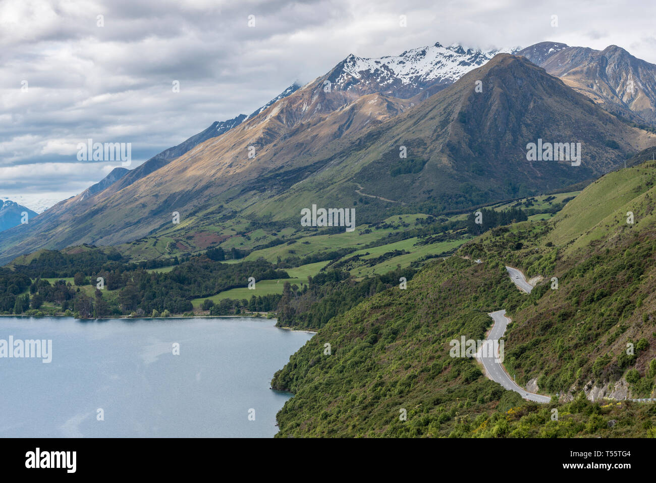 Le Lac Wakatipu montagnes par près de Queenstown, Nouvelle-Zélande Banque D'Images