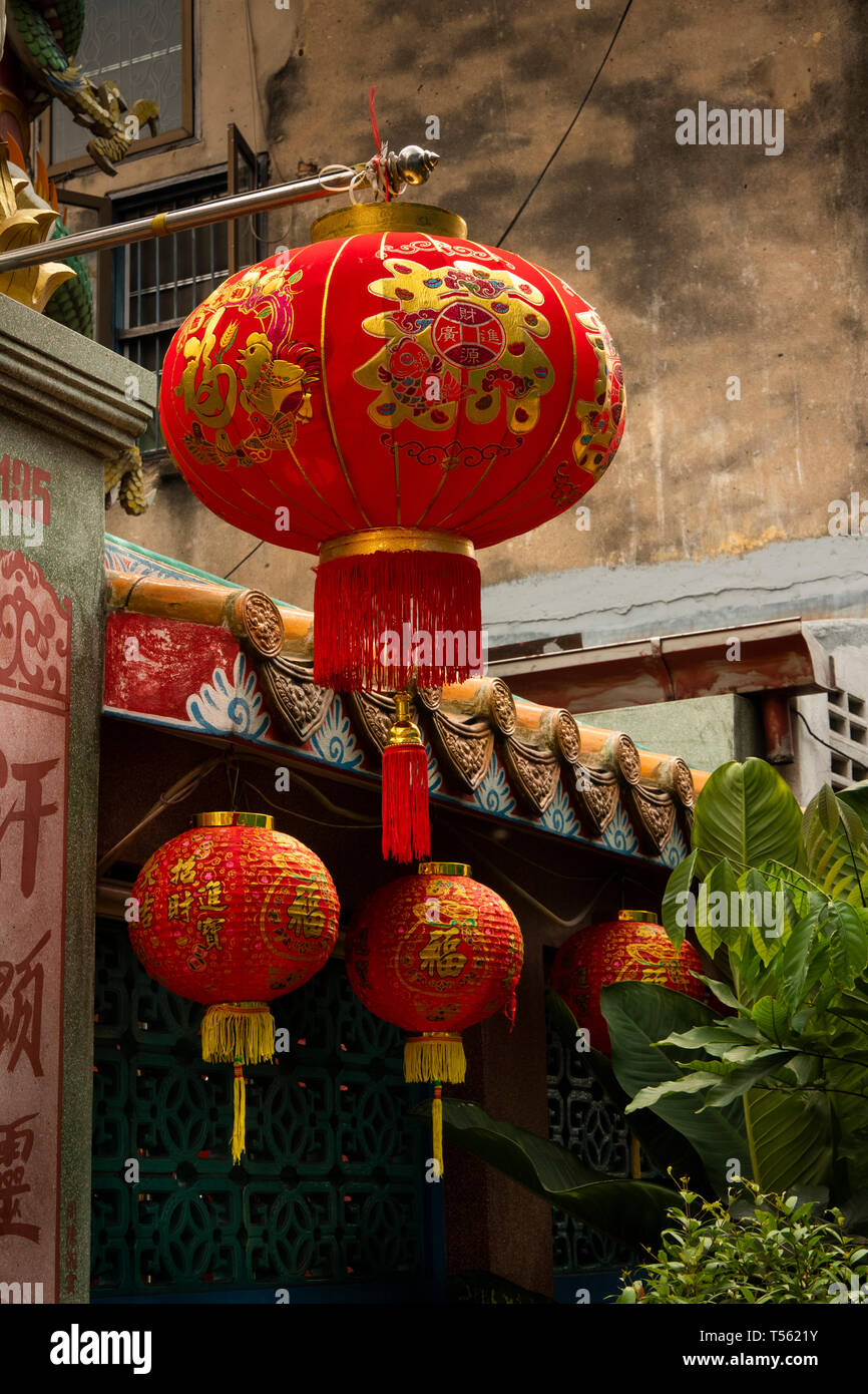 Thaïlande, Bangkok, Soi Wanit 2, Chao Mae Tubtim culte, lanternes rouges le Nouvel An chinois Banque D'Images