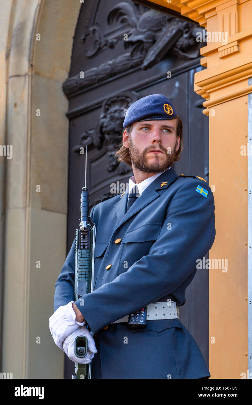 Garde royale sur la garde au Palais royal suédois Banque D'Images