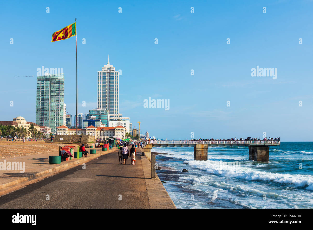 Colombo, Sri Lanka - le 5 avril 2019 : Galle Face Green beach et waterfront park et résidentiel à Colombo, capitale du Sri Lanka Banque D'Images