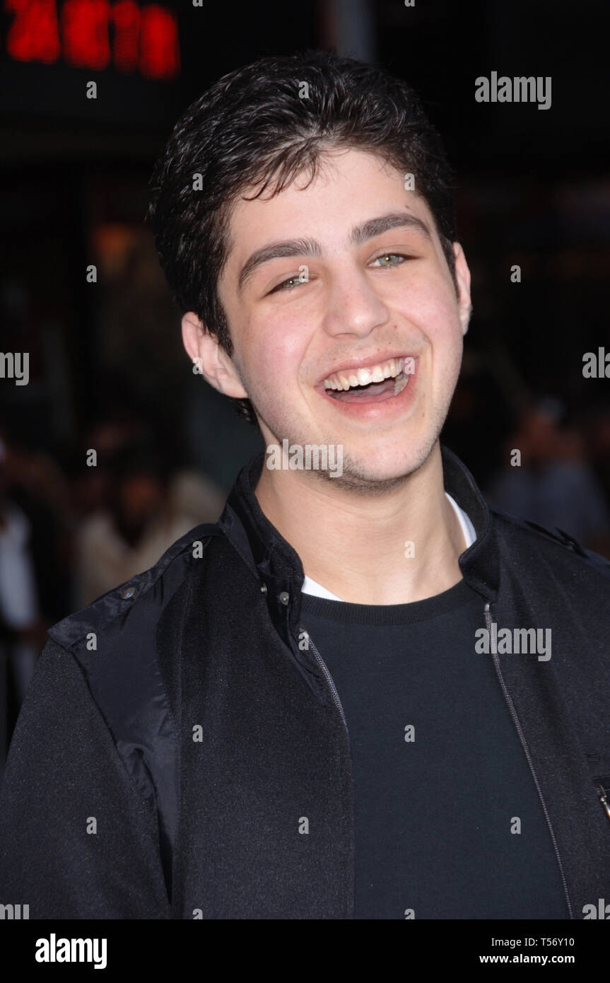 LOS ANGELES, CA. 19 mars 2006 : l'Acteur JOSH PECK lors de la première mondiale de son nouveau film 'Ice Age : The Meltdown" au Grauman's Chinese Theatre, à Hollywood. © 2006 Paul Smith / Featureflash Banque D'Images