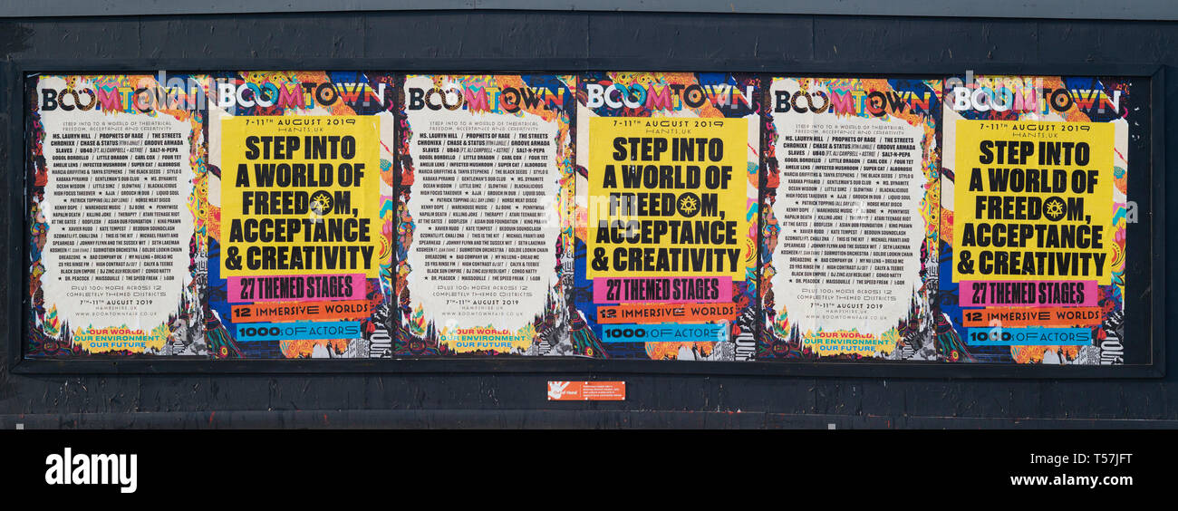 Affiches sur la publicité murale de la musique et spectacles Banque D'Images