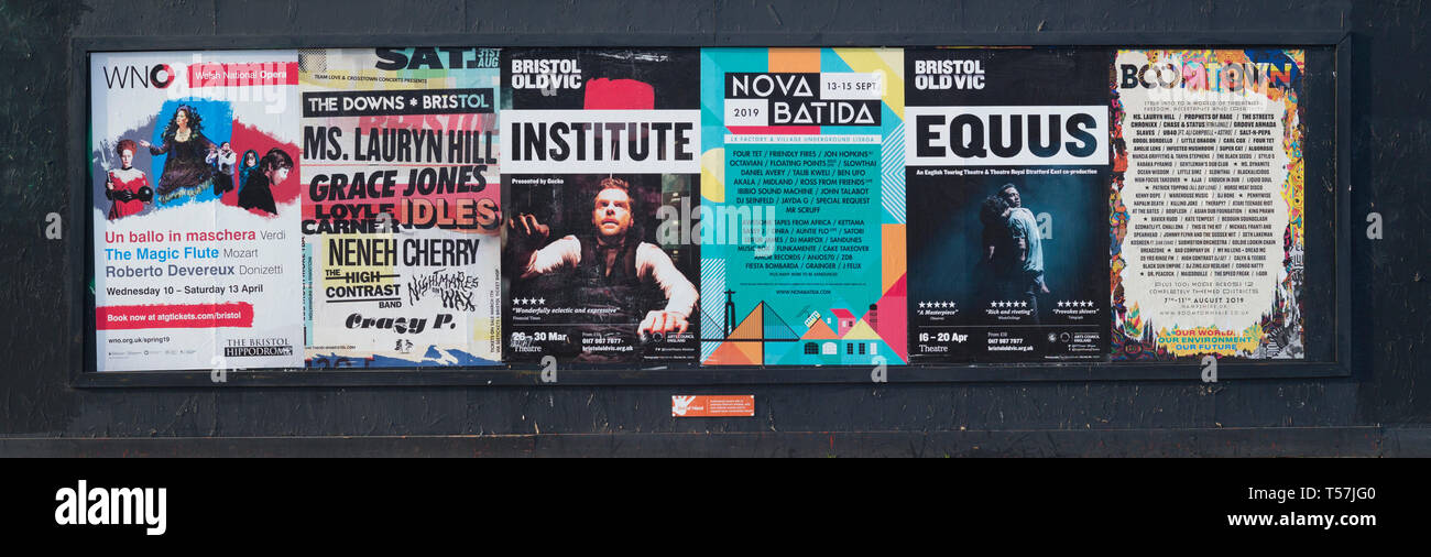 Affiches sur la publicité murale de la musique et spectacles Banque D'Images
