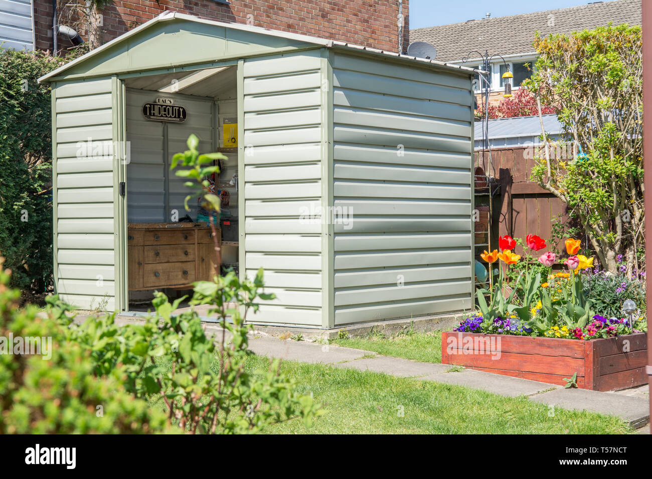 Une image claire d'un jardin britannique. Banque D'Images