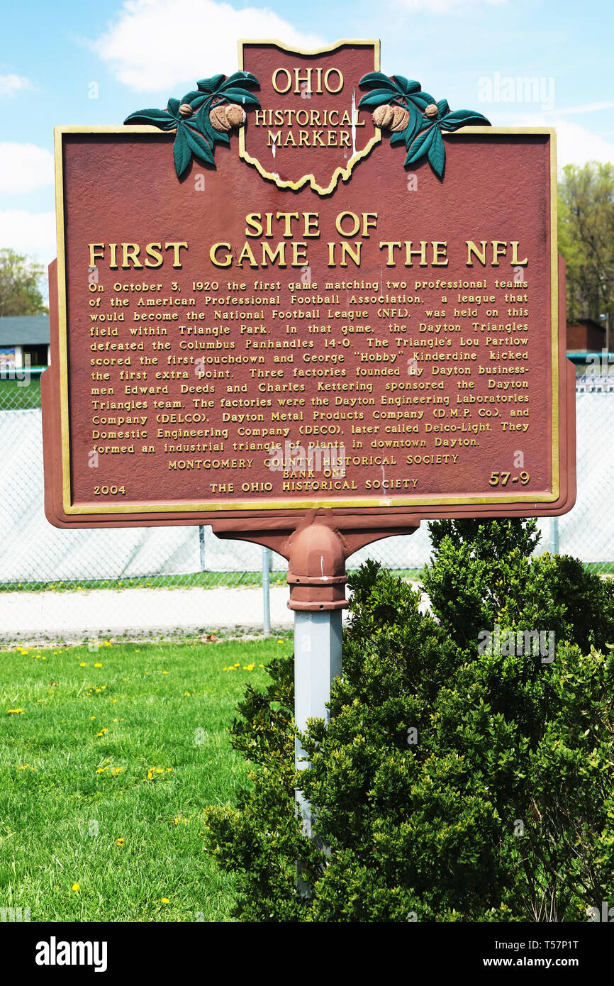 Repère Historique de l'Ohio : site du premier match dans la NFL. Le site de la première partie de football NFL est maintenant le terrain de baseball Howell en Triangle Park, Banque D'Images