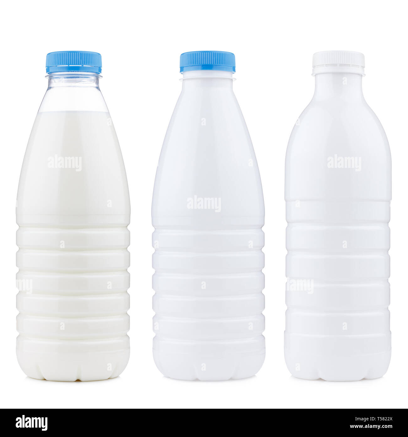 Bouteille plastique différents produits laitiers, isolé sur fond blanc Banque D'Images