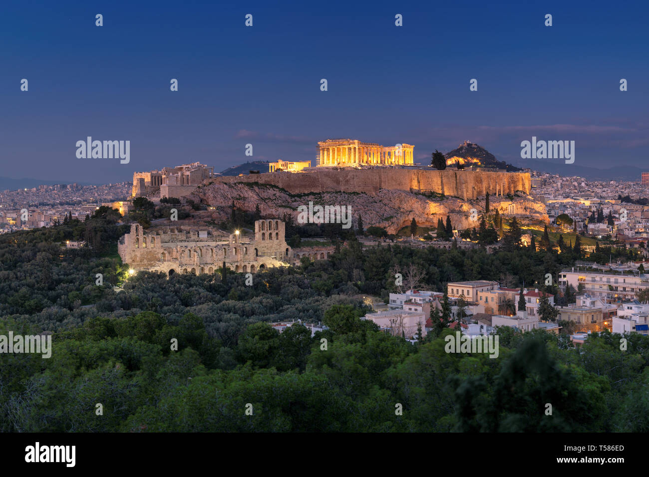 Vue de la nuit de l'acropole d'Athènes, Grèce, avec le temple du Parthénon Banque D'Images