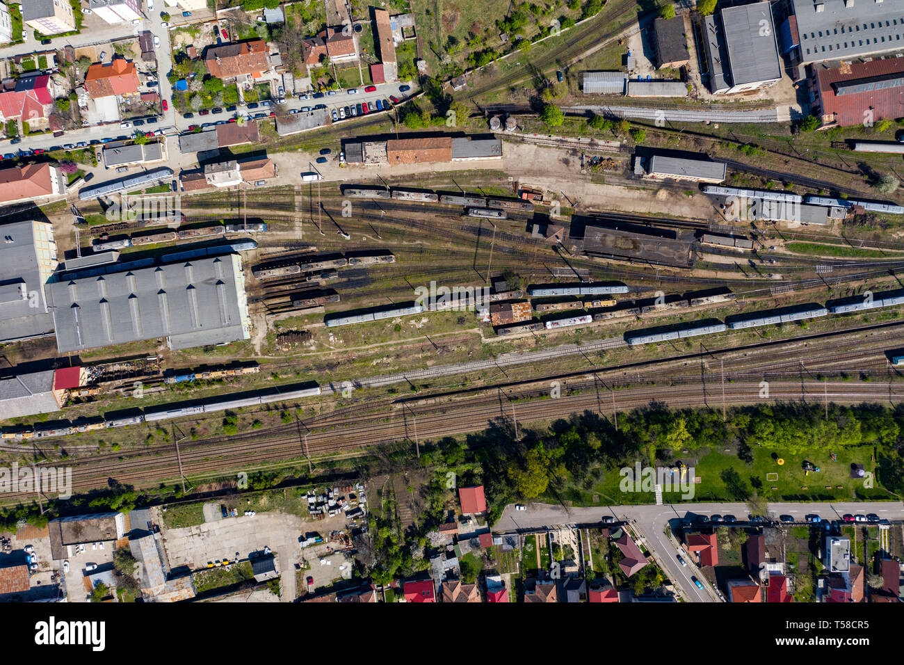 Drone aérien vue de vieille locomotive train depo, , Fer à repasser chevaux sur les routes de fer. Moteur diesel Banque D'Images