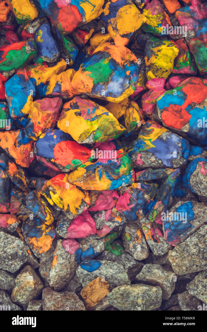 Pierres avec des taches d'encre colorée, vue d'en haut Banque D'Images