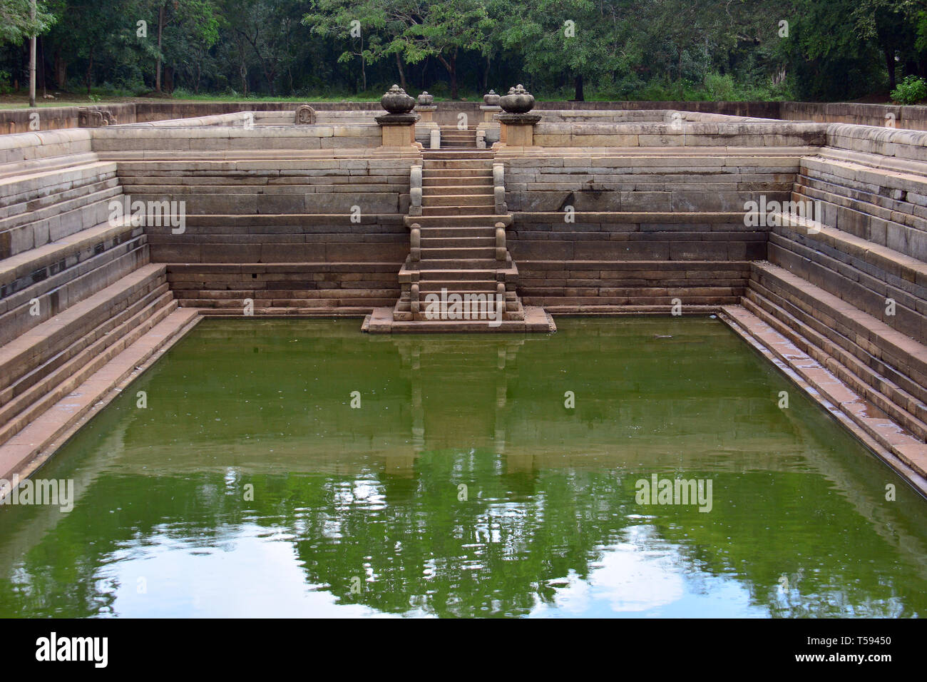 Kuttam Pokuna, Anuradhapura, Sri Lanka, Site du patrimoine mondial de l'UNESCO Banque D'Images