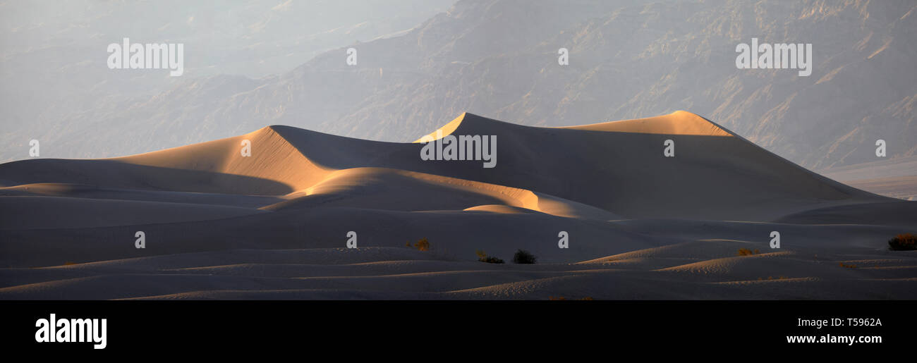 Mesquite Sand Dunes, Death Valley National Park, en Californie, l'Amérique. Banque D'Images