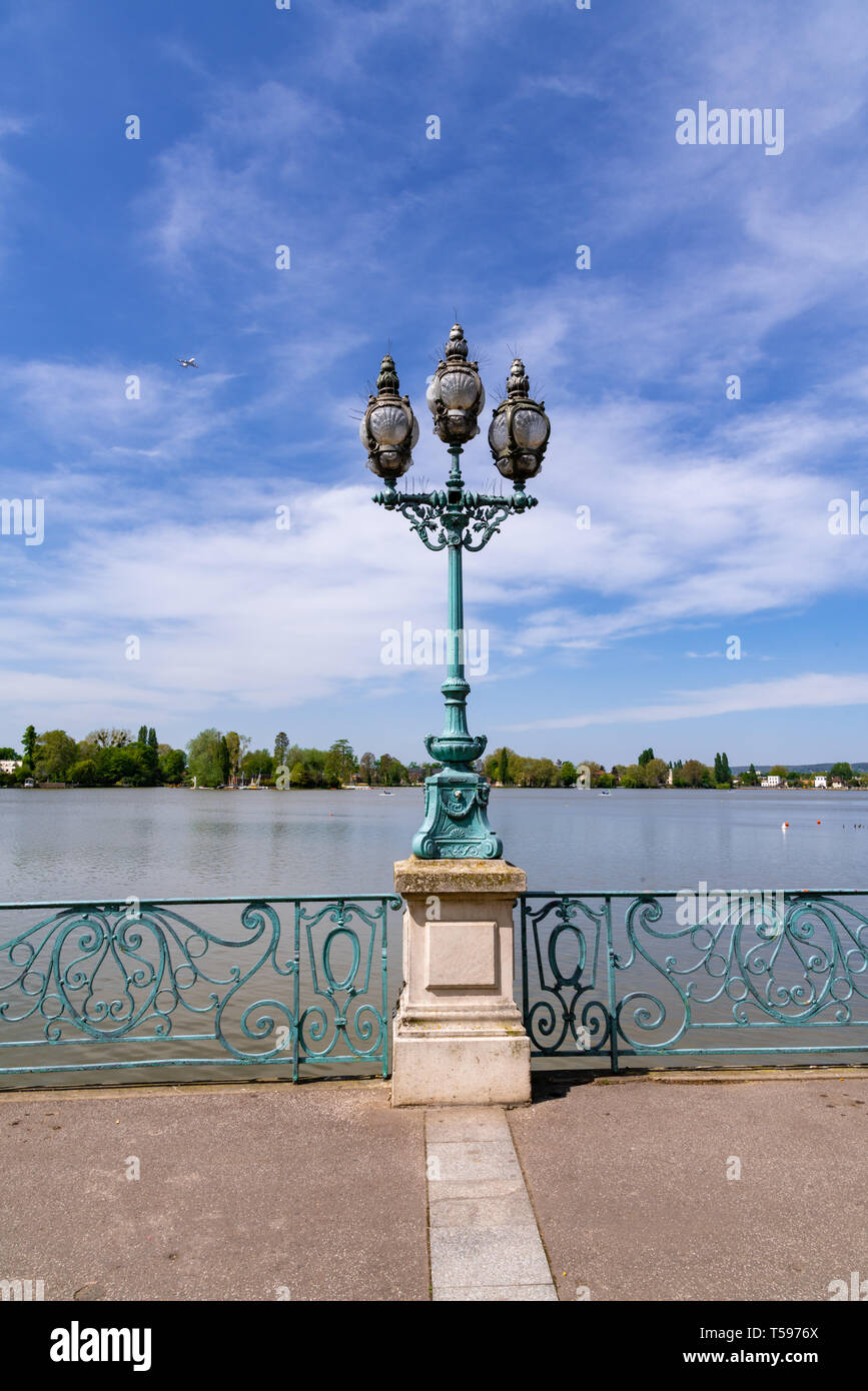 Balustrade le long du lac Banque D'Images