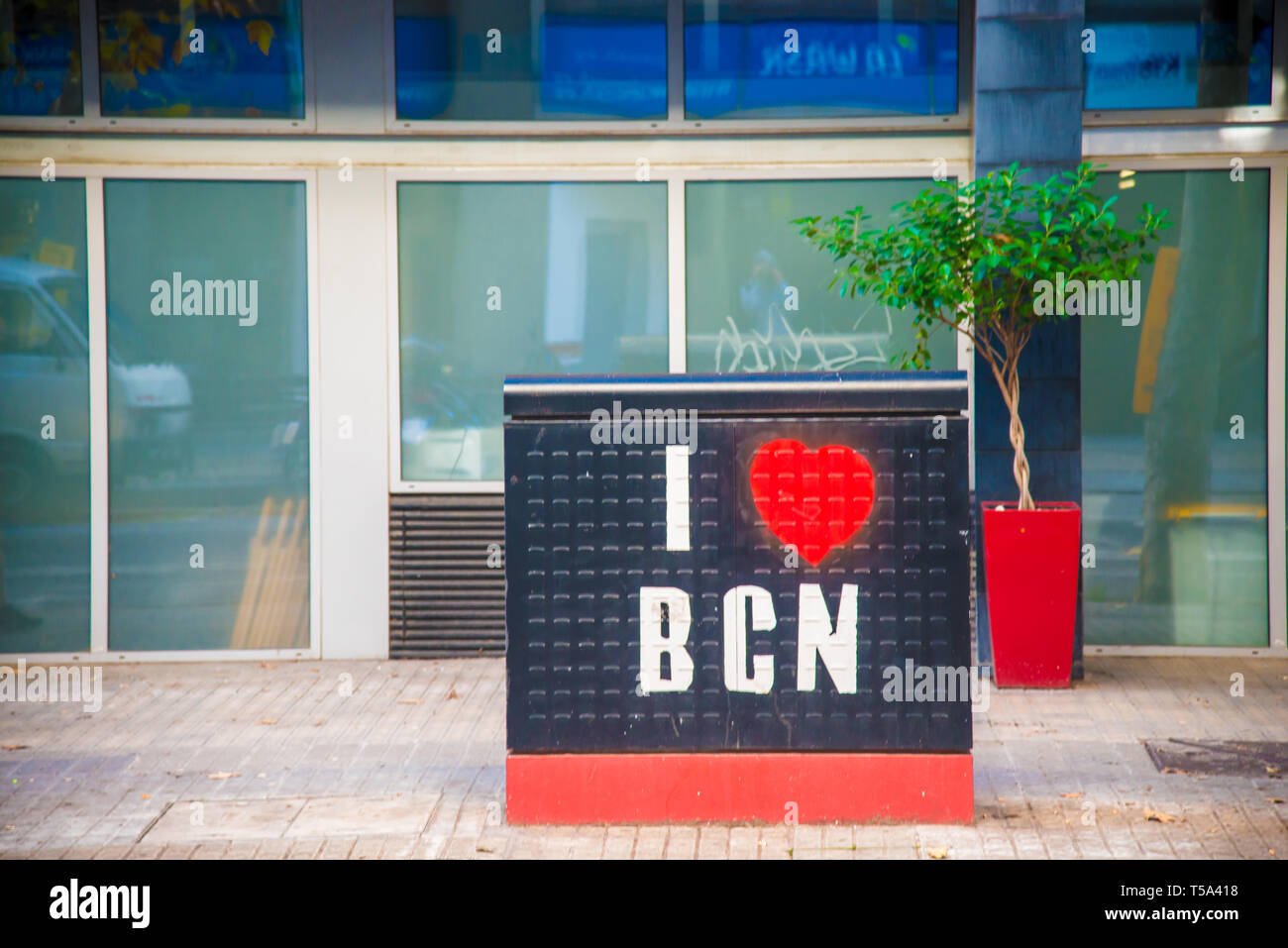 J'aime la peinture dit BCN à Barcelone, Espagne. Barcelone est une ville où de nombreux artistes viennent faire leurs œuvres. Banque D'Images