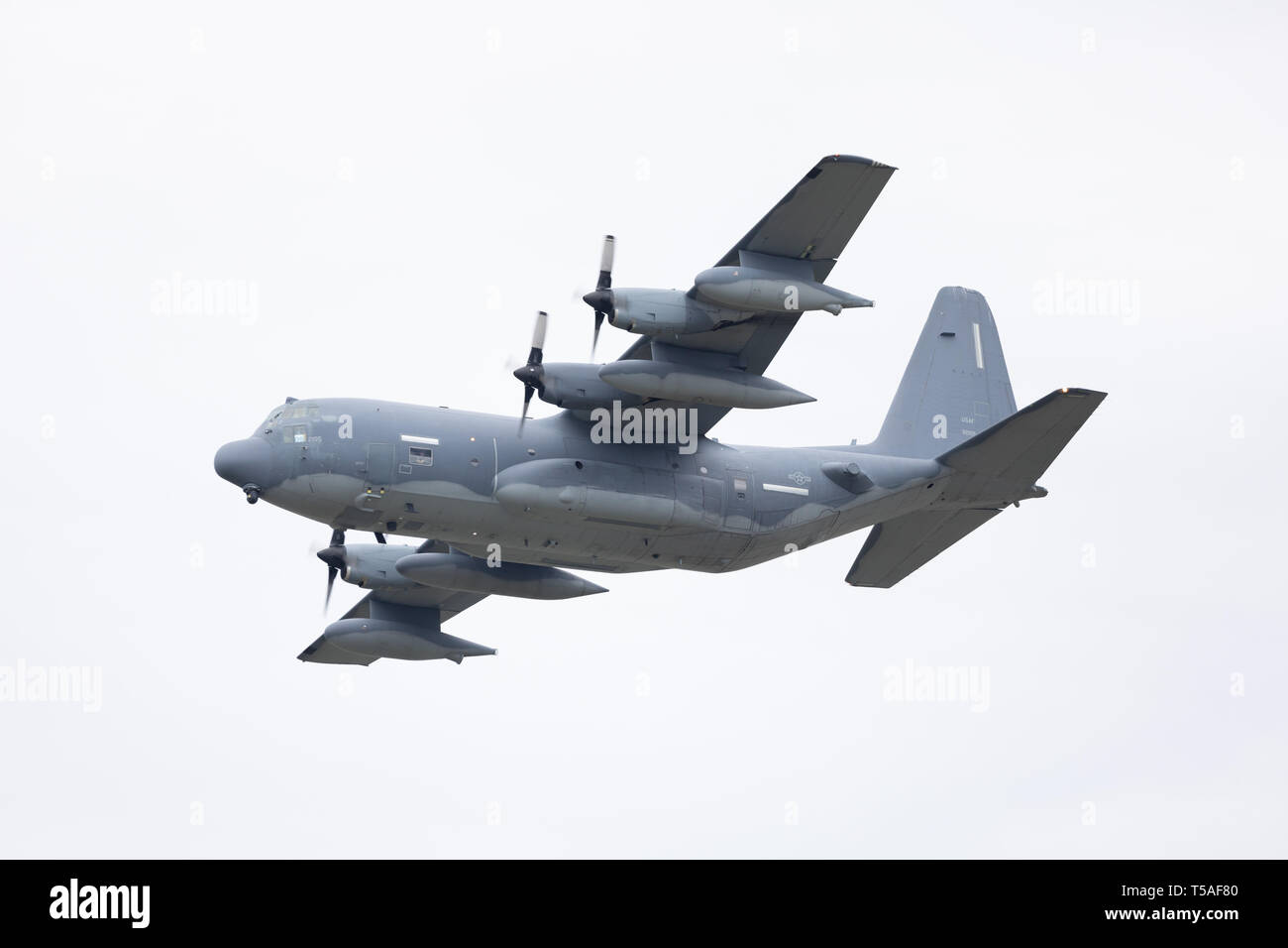 Louisville, Kentucky, USA - 13 Avril 2019 : Thunder over Louisville, United States Air Force HC-130 ravitaillement en vol, l'exécution d'une volée de plus de t Banque D'Images