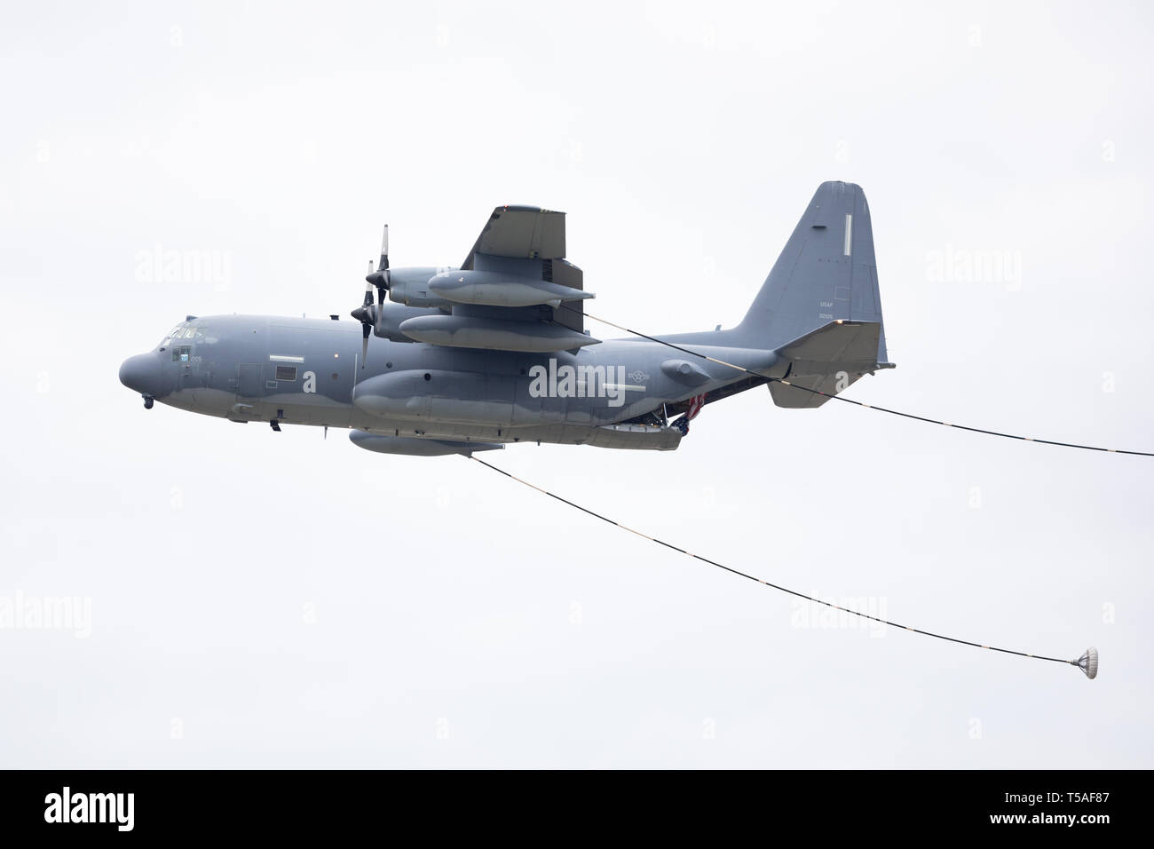 Louisville, Kentucky, USA - 13 Avril 2019 : Thunder over Louisville, United States Air Force HC-130 ravitaillement en vol, l'exécution d'une volée de plus de t Banque D'Images