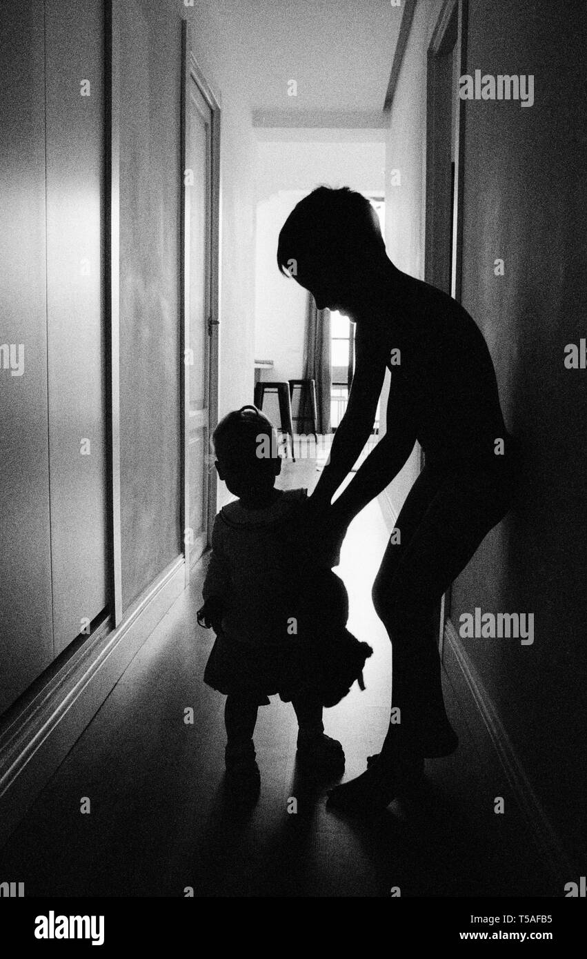Enfants à la maison Banque D'Images