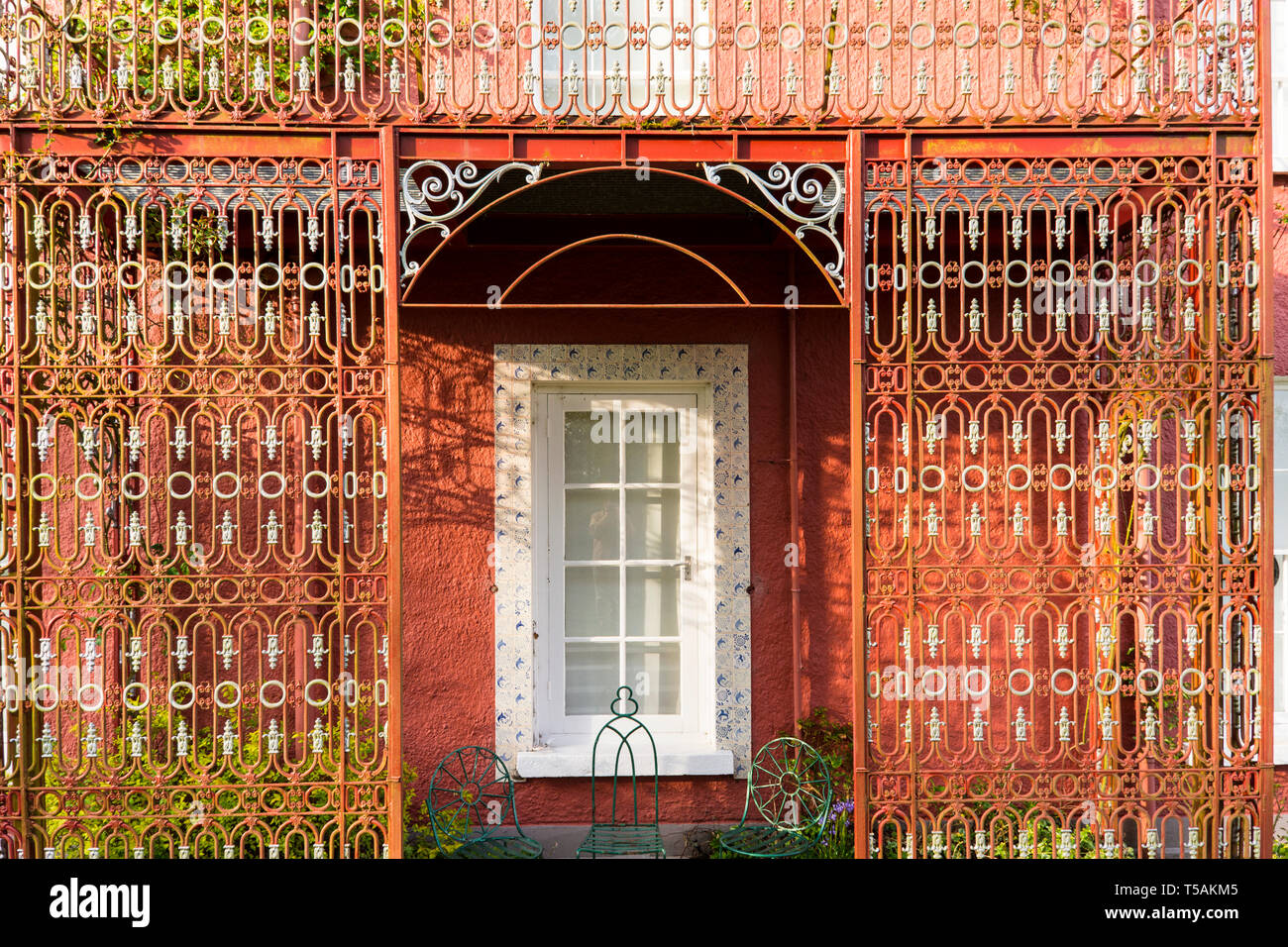 Glebe House and Gallery. Détails du travail du fer. Vue de l'arrière retour jardins. Le comté de Donegal, Irlande Banque D'Images