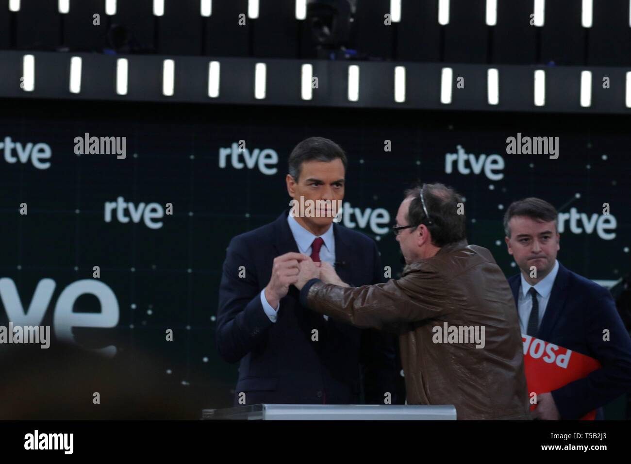 Madrid, Espagne ; 22/04/2019. Débat électoral des quatre principaux candidats à la présidence de l'Espagne le 28 avril prochain (28A). Pedro Sánchez (PSOE) à la télévision espagnole (RTVE) studios. Photo : Juan Carlos Rojas/photo | Alliance mondiale d'utilisation Banque D'Images