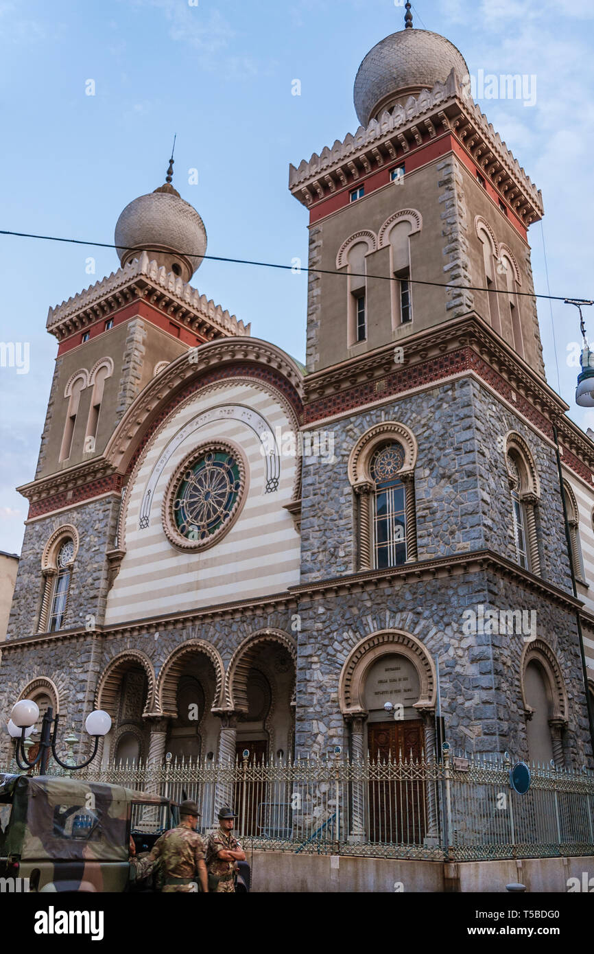 La synagogue de Turin (en italien : Sinagoga di Torino), également connu sous le nom de temple israélite Banque D'Images
