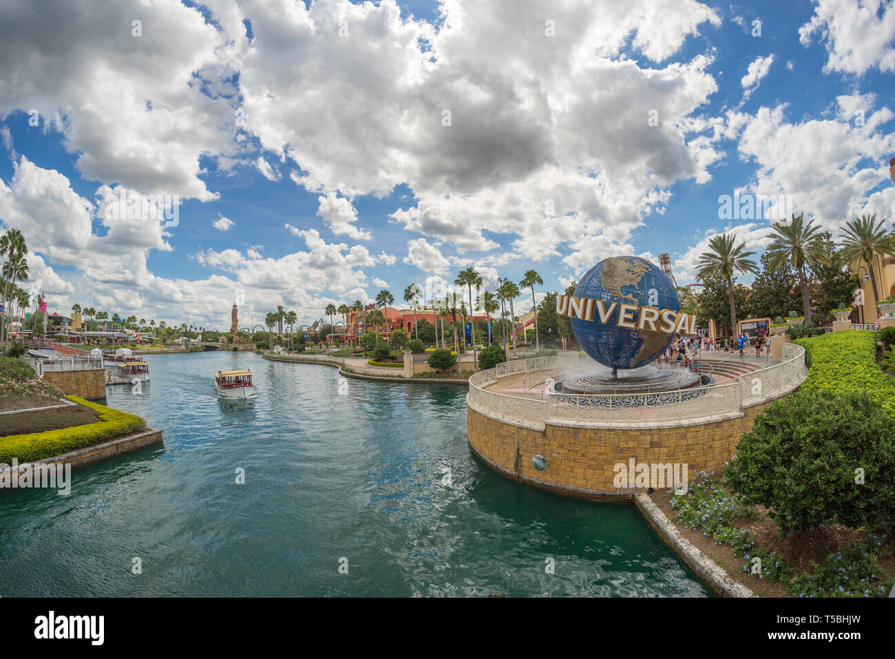 Célèbre globe en rotation au parc à thème Universal Studios, en Floride, USA Banque D'Images