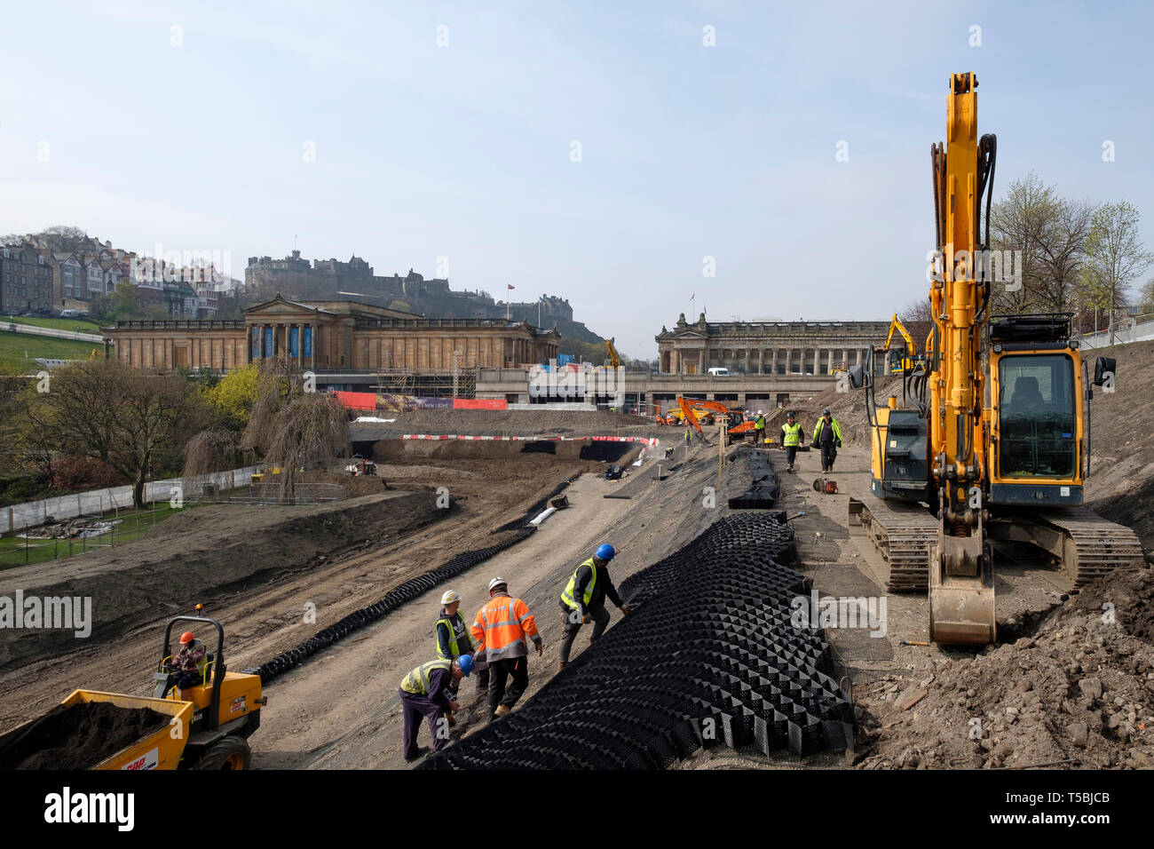 Vue des travaux de construction dans les jardins de Princes Street d'apporter des améliorations à la National Galleries of Scotland.Edimbourg, Ecosse, Royaume-Uni Banque D'Images