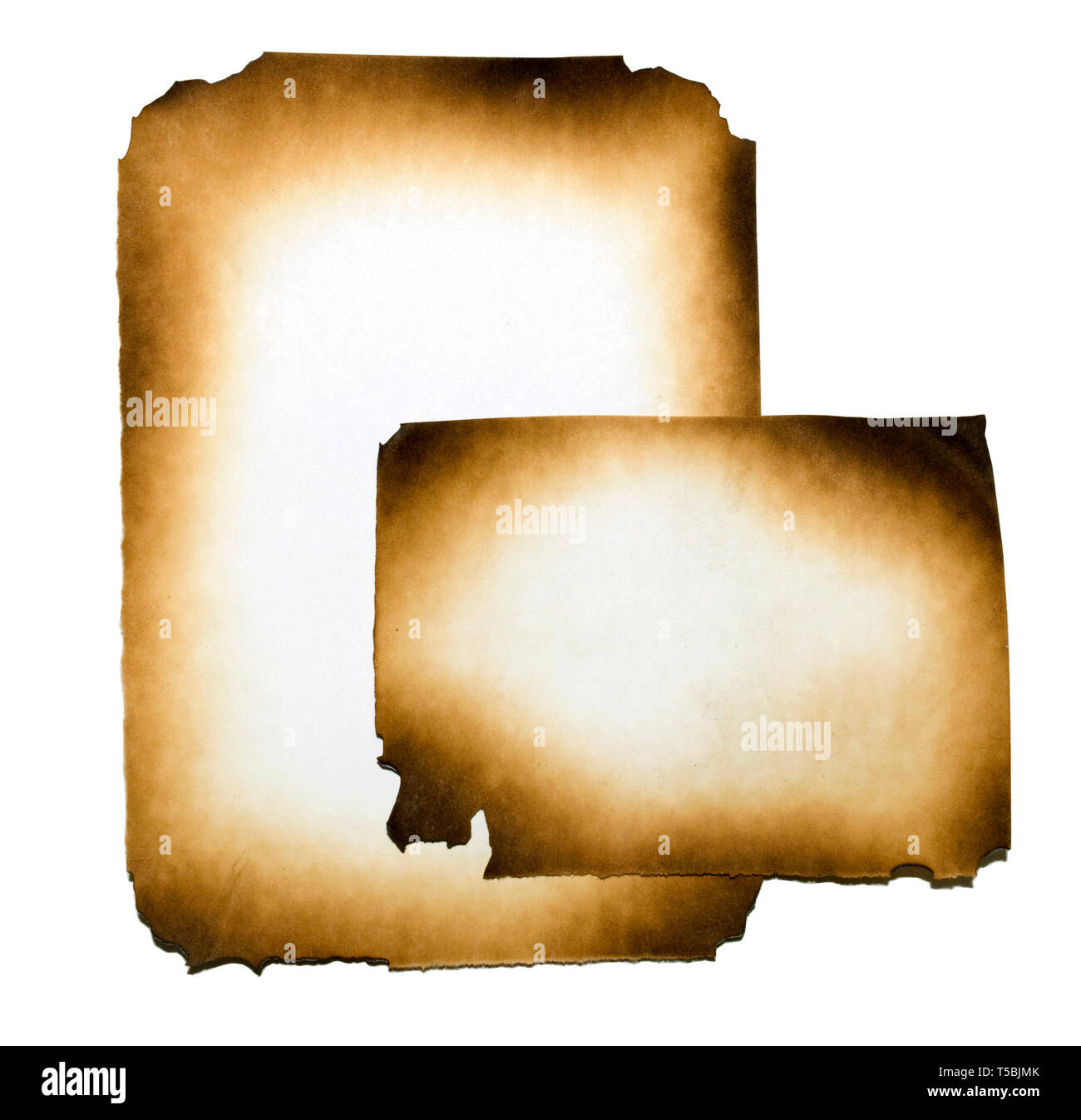 Papier brûlé collage sur fond blanc avec clipping path Banque D'Images