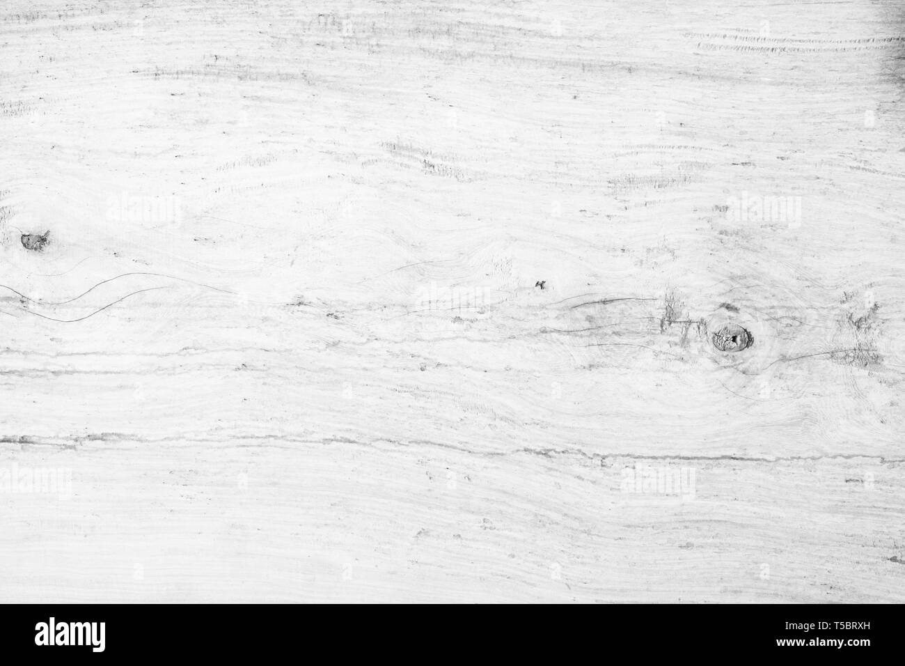 Vue de dessus de table en bois de chêne naturel light blanc fond couleur. Plancher en bois gris de grain propre toile panneau de bouleau avec langage régulièrement l'pâle conseil Banque D'Images