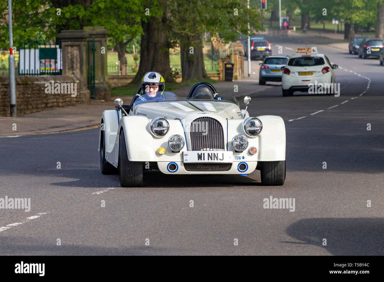 100ans WR 14 edition, Morgan plus 8 speedster sur Park Avenue South, après avoir tiré de Christchurch Road, Northampton, Royaume-Uni. Banque D'Images