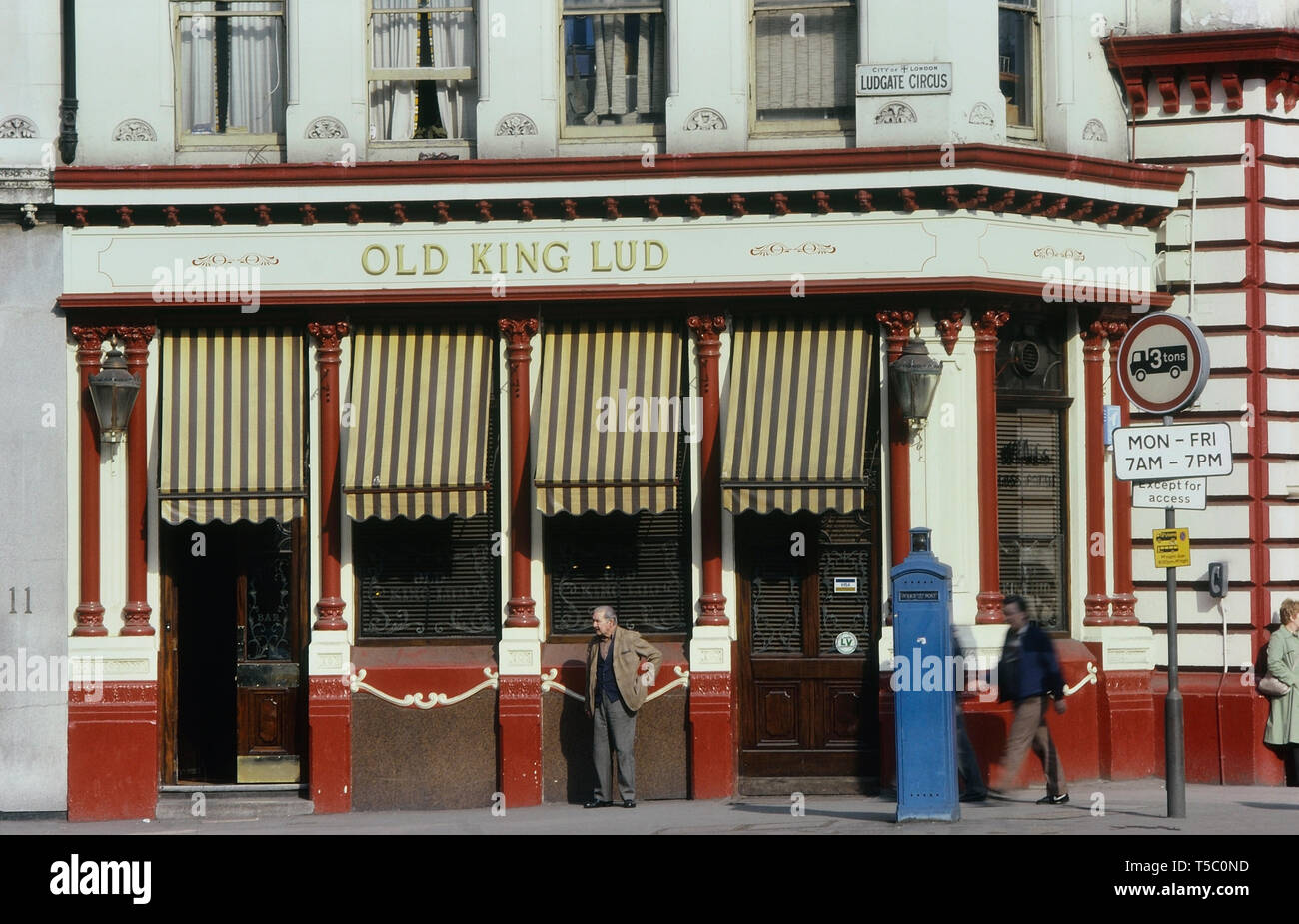 Le vieux roi Lud, Ludgate Circus pub, Londres, Angleterre, Royaume-Uni. Circa 1980 Banque D'Images
