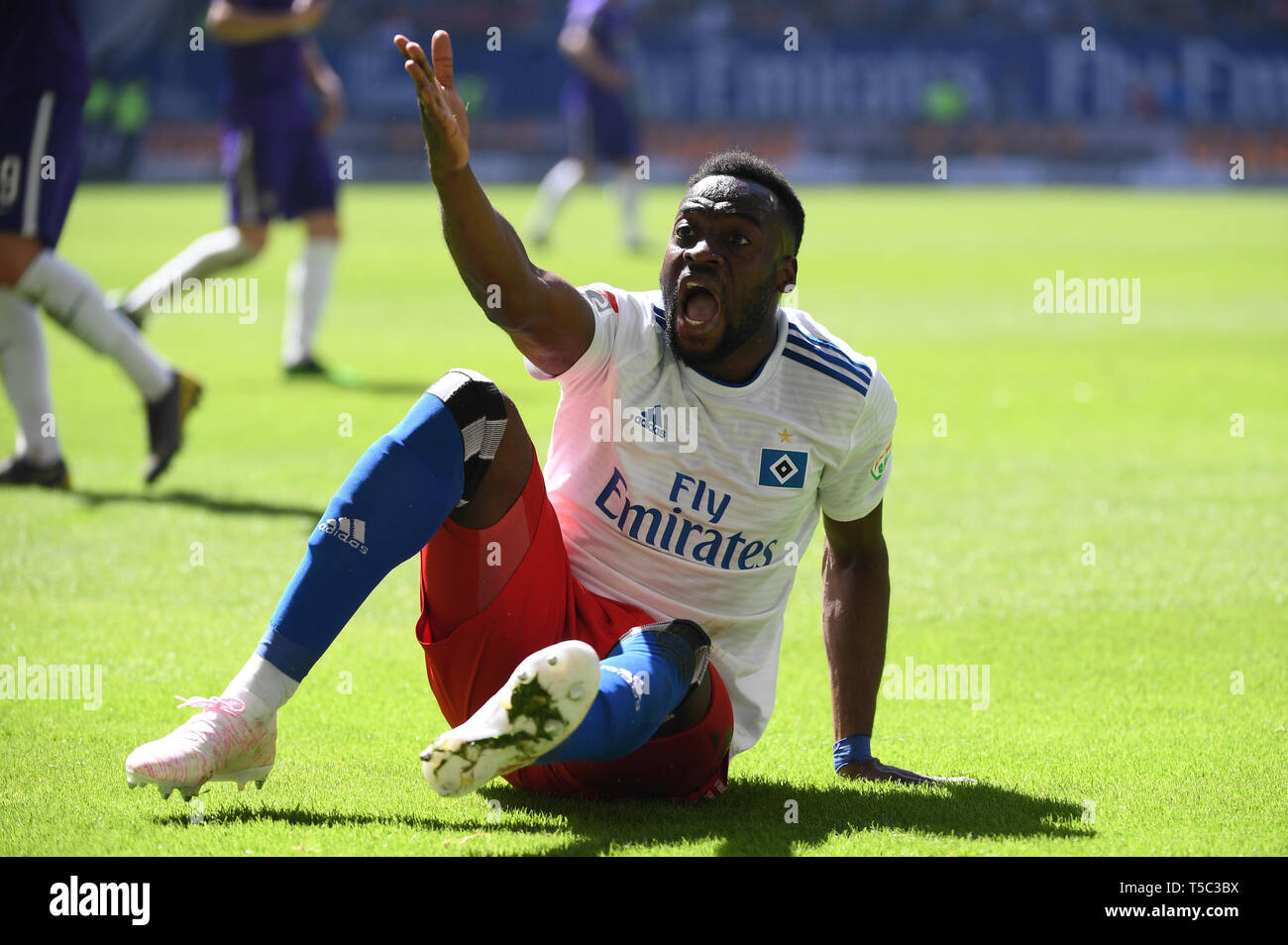 Hambourg, Allemagne - 20 avril : Khaled Narey de Hambourg réagit au cours du deuxième match de Bundesliga entre Sport Verein hamburger et le FC Erzgebirge Aue à Banque D'Images